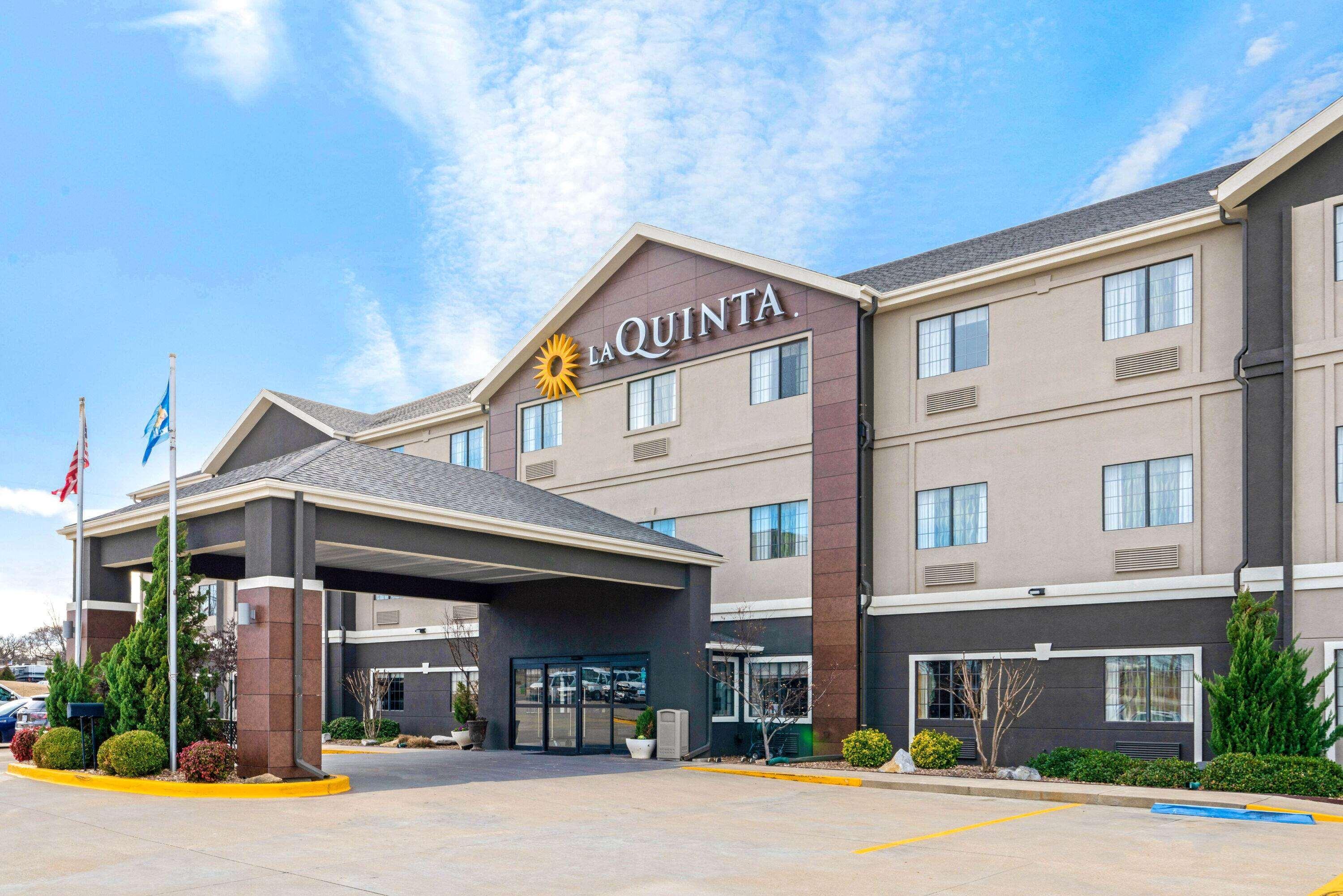 מלון La Quinta By Wyndham Ada מראה חיצוני תמונה